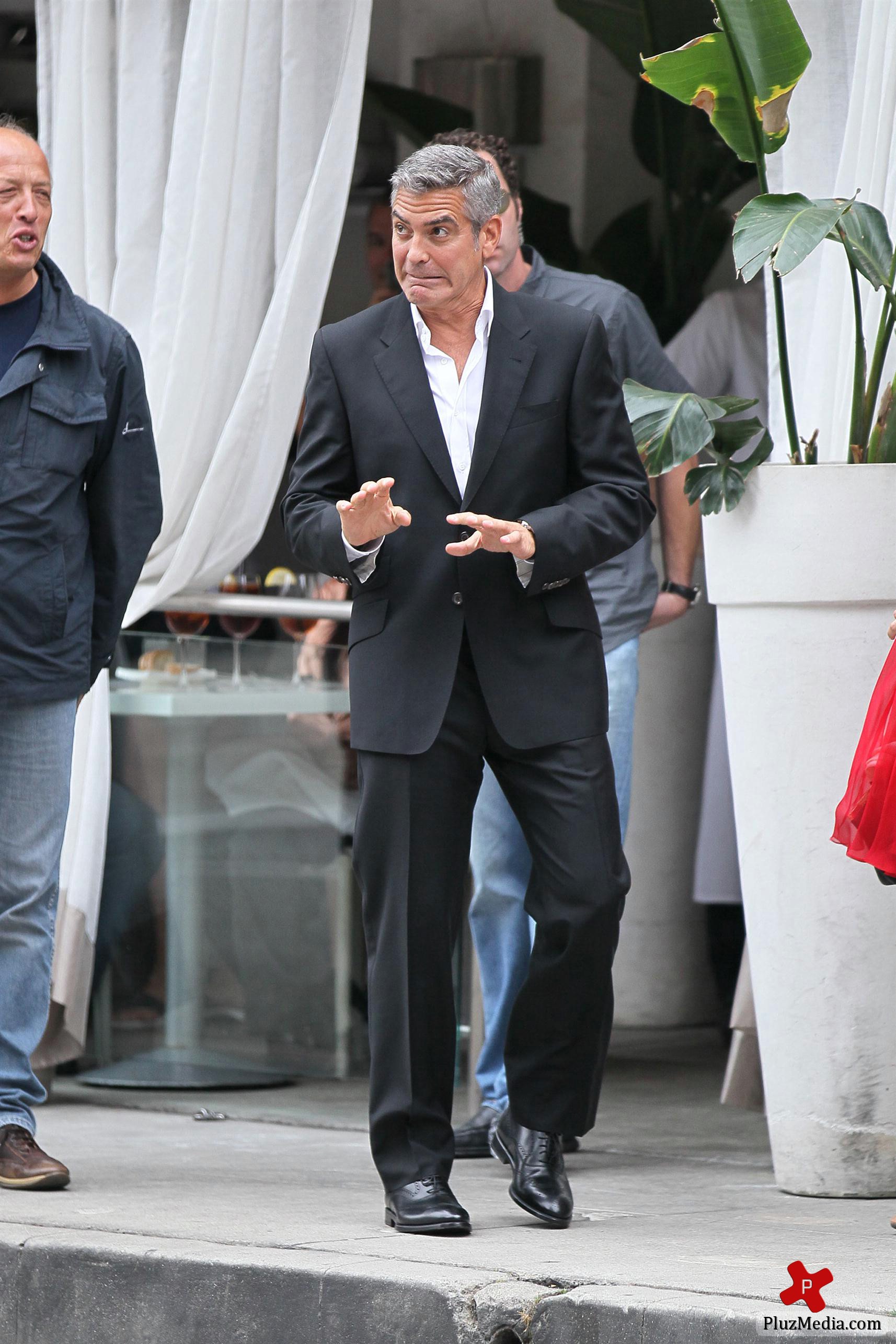 George Clooney on the set of a Mercedes Benz E300 L advert photos | Picture 78334